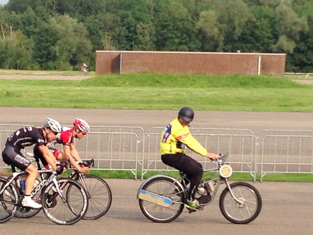 The training before the training race. A little derny action.